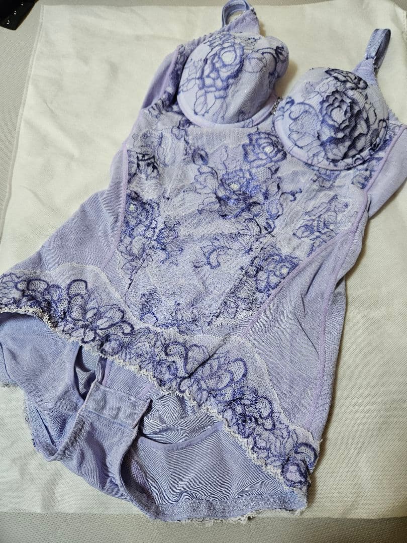 デコルテリュミエスイデラ ボディスーツC70 デコルテリュミエスイデラ イデラインディゴネイビー』数量限定で発売