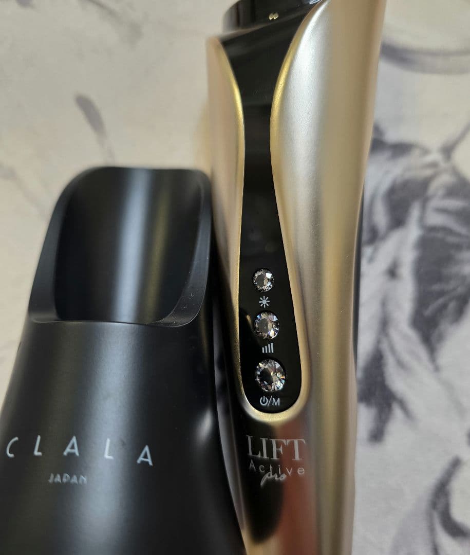 CLALA 美顔器 エレクトロポレーション ラジオ波 - メルカリ