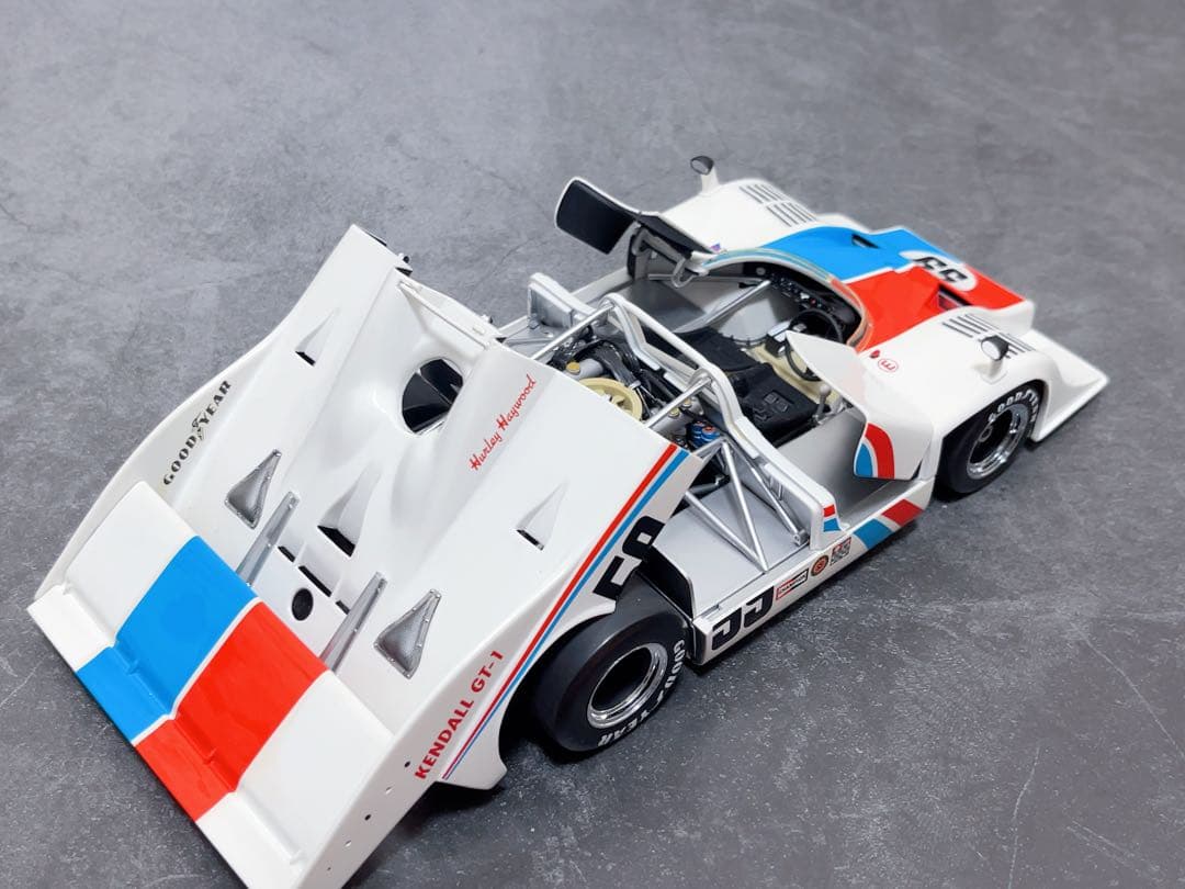 ミニチャンプス 1/18 PMA ポルシェ 917/10 Can Am 1973 Porsche 917/10 by Minichamps in 1/18 scale - YouTube