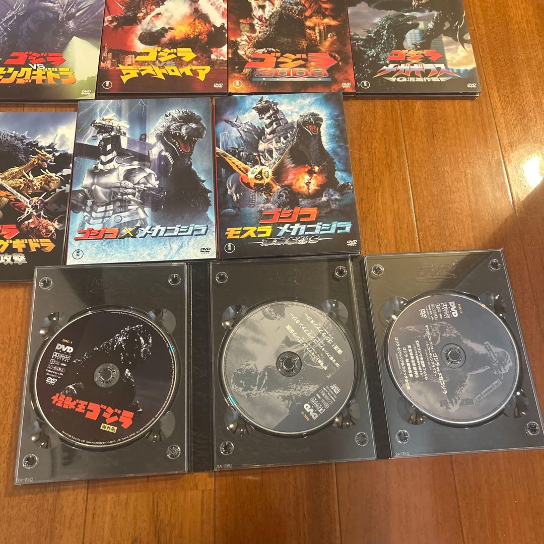 ゴジラDVDセット　ヘッドフィギュア 専用ボックス付き