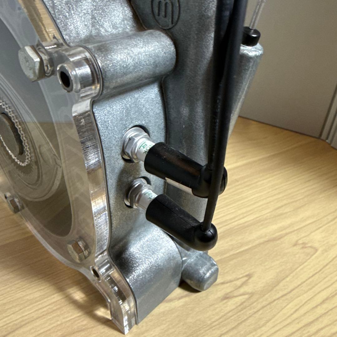 デアゴスティーニ 1/2 ロータリーエンジン模型 透明カバー付き