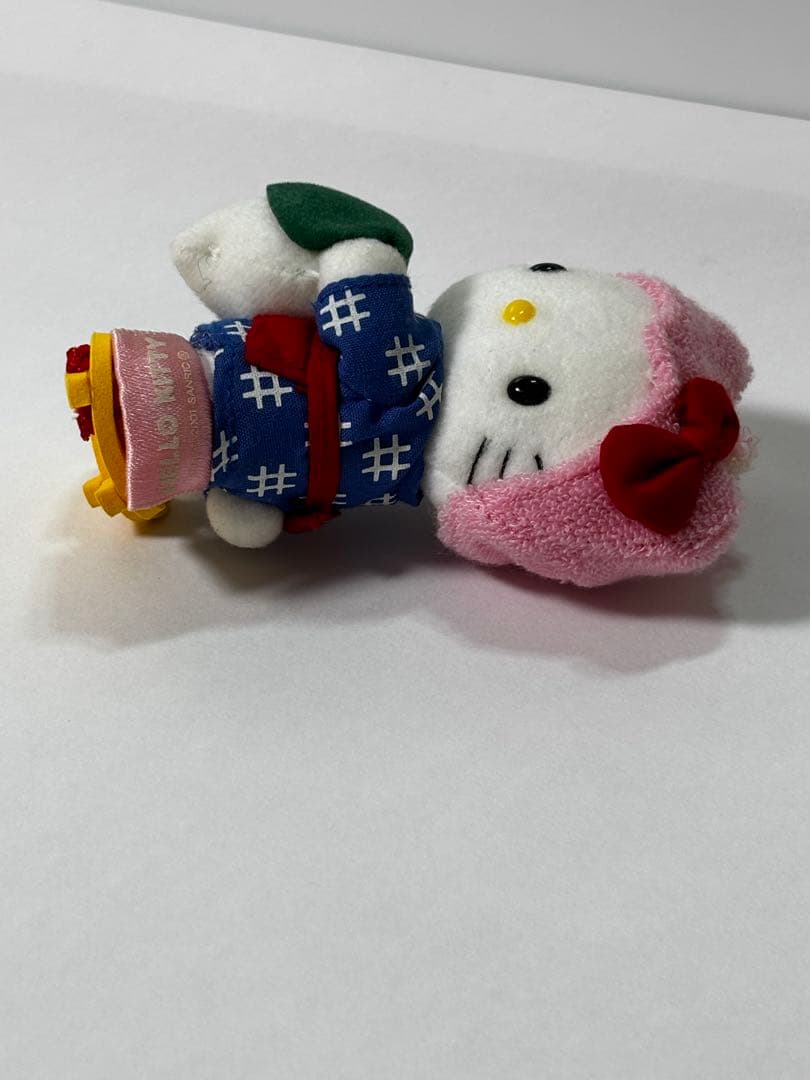 ハローキティ　ぬいぐるみキーホルダー　キティちゃん　鹿児島　桜島だいこん）