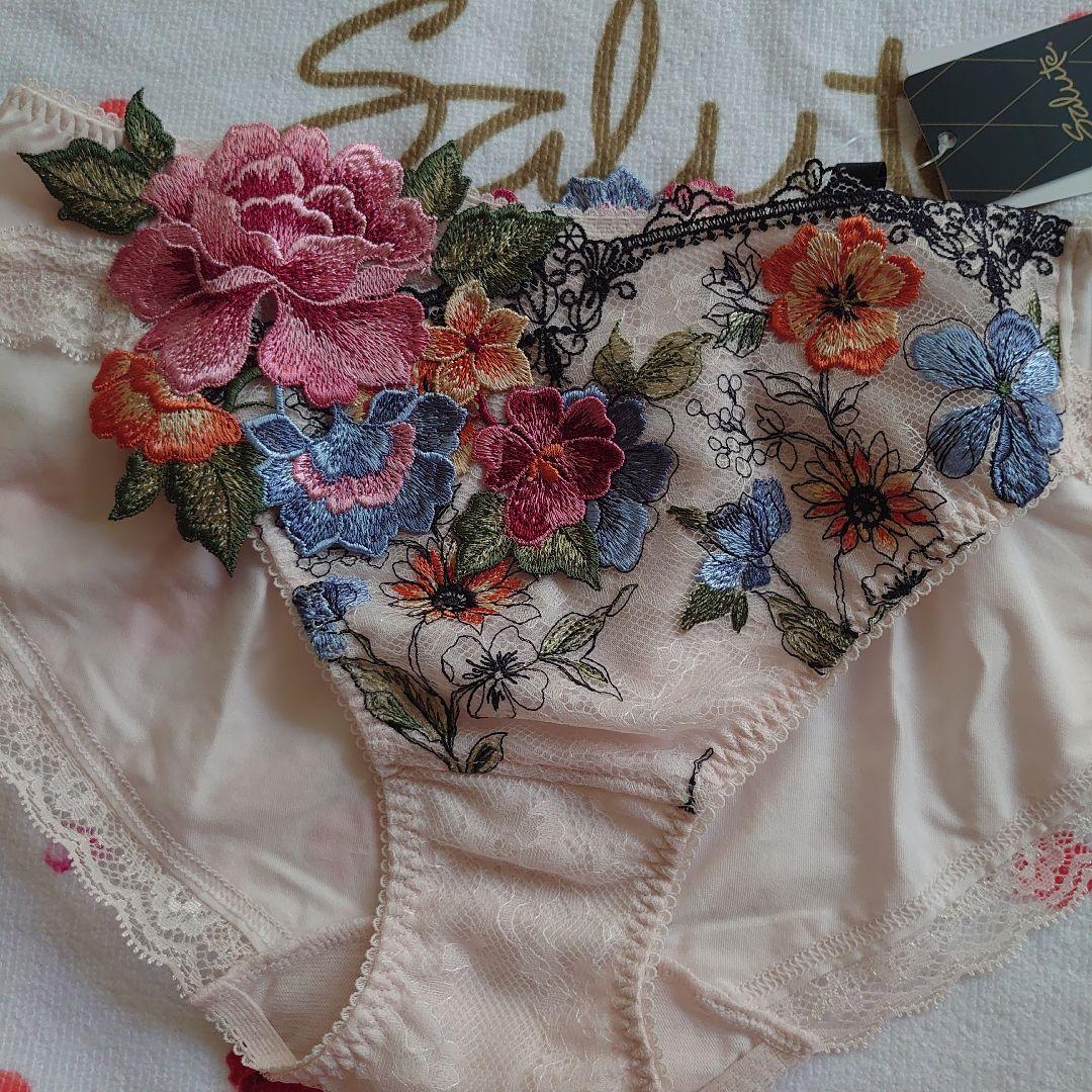 新品サルート59G店舗限定スタンダードLLフォークロアanan倉科カナ