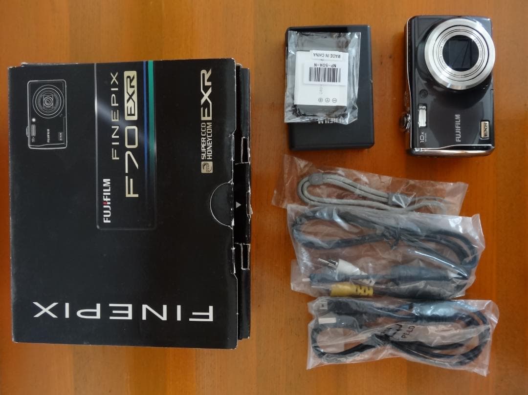 Fujifilm FINEPIX F70 EXR ガンメタル - メルカリ