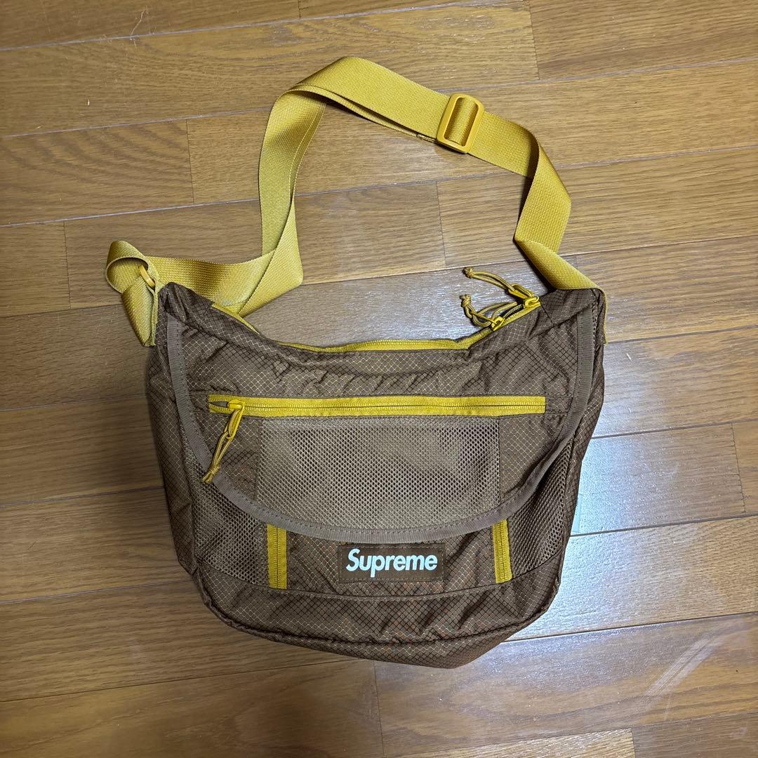 の*こ様 Supreme シュプリーム22SS Small Messenger 中古・古着通販】SUPREME (シュプリーム) Velvet Small Messenger Bag