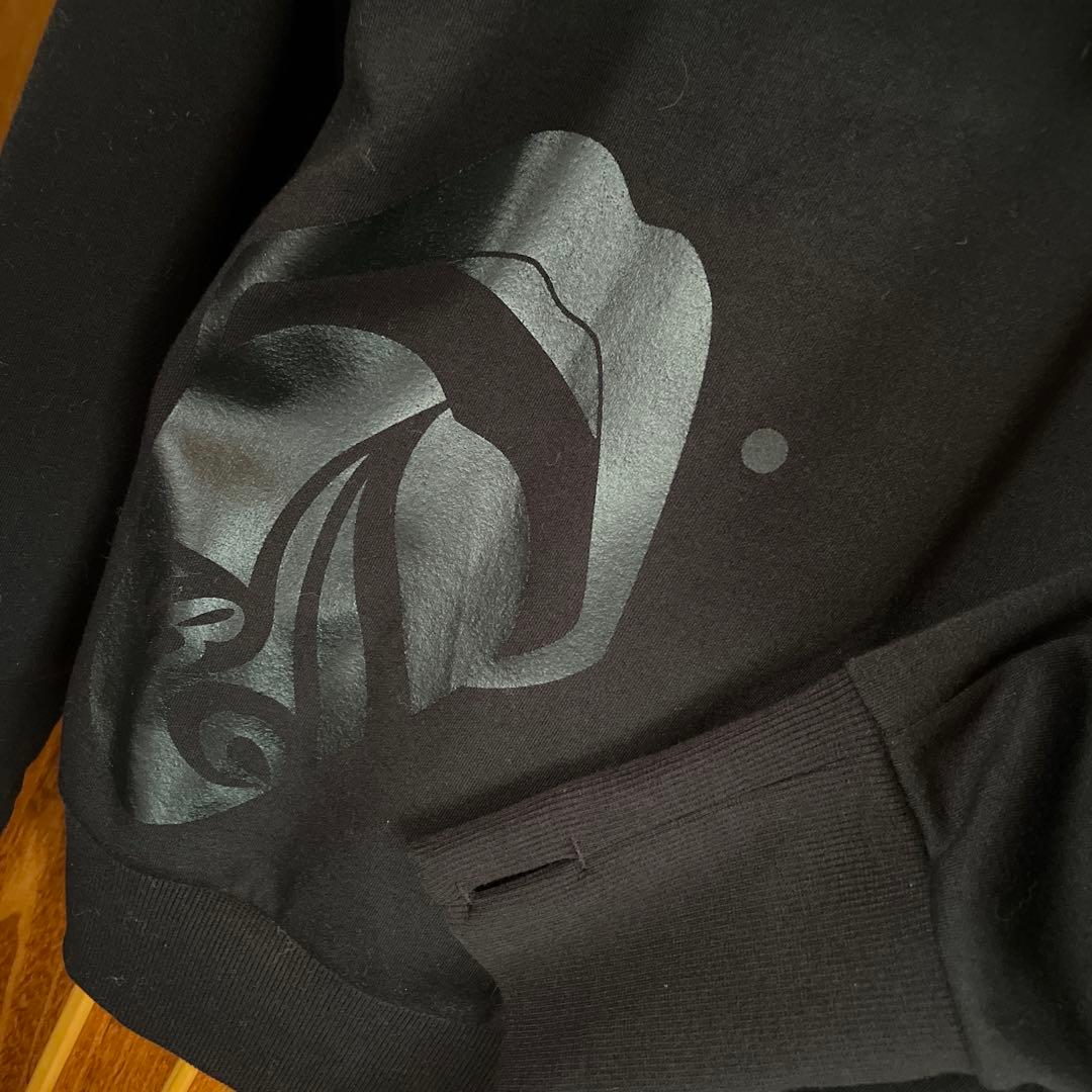 入手困難品Acid Black Cherry限定パーカー