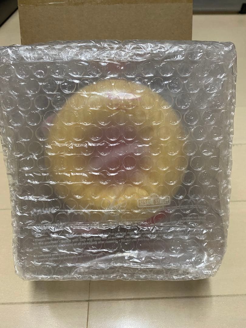 【新品】期間限定特価　KAWS ELMO /カウズ コラボフィギュア　正規品