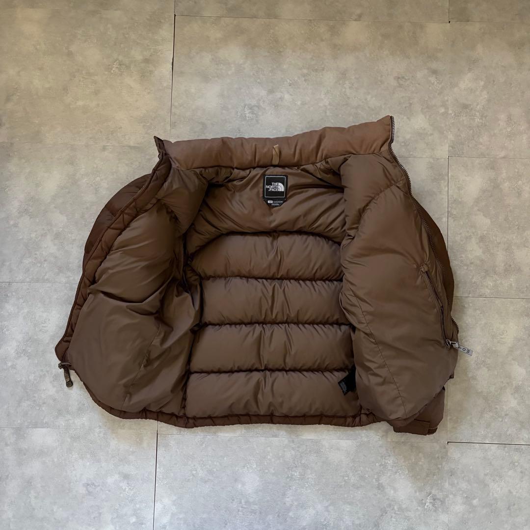 超希少モデル！】美品！ケンダル・ジェ ンナー着用 ヌプシ ブラウン