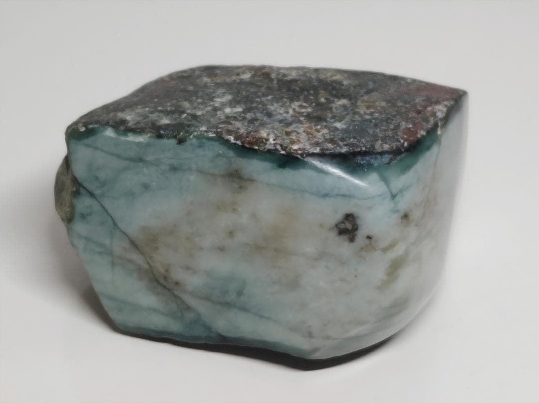 薄青緑 479g 翡翠 ヒスイ 原石 鑑賞石 自然石 誕生石 鉱物 水石 鉱石