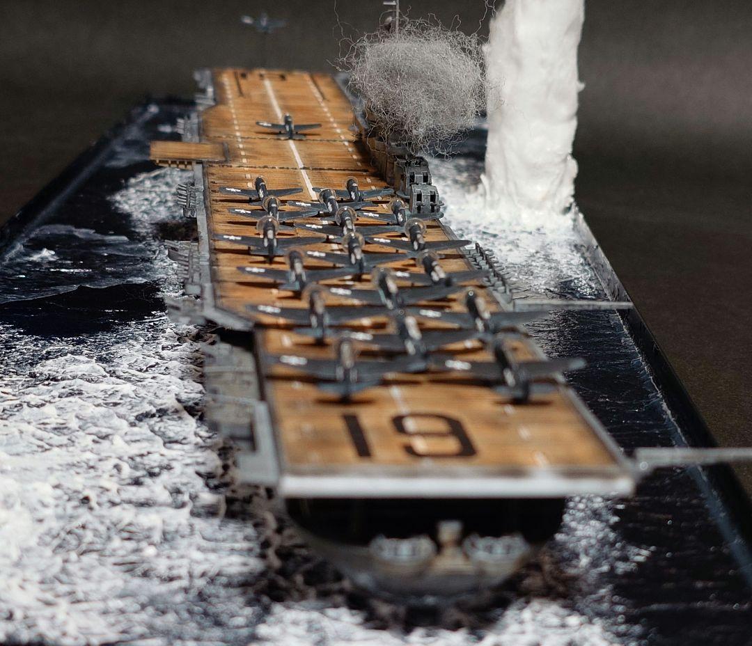 ハセガワ アメリカ海軍航空母艦ハンコック 1/700 プラモデル完成品