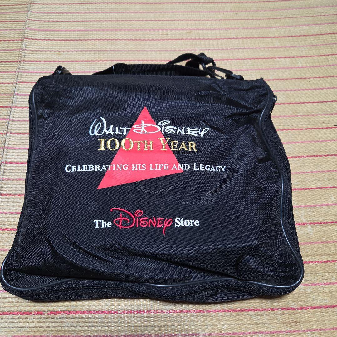 ディズニーピンバッチバックごと 新作続々追加！】ディズニーの個性豊かな作品をモチーフにした