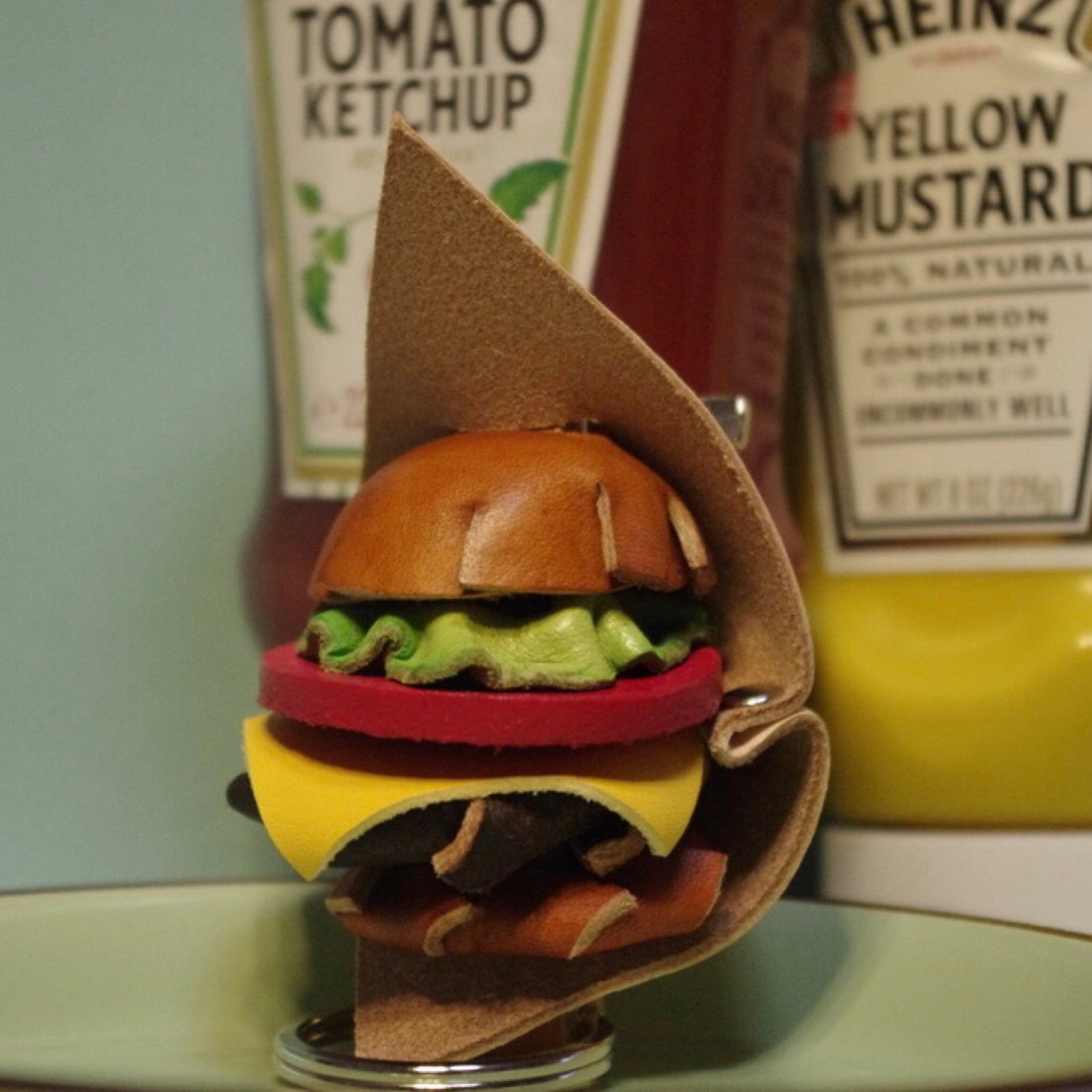 革のハンバーガー キーホルダー バッグインバーガー - ジャンクフード