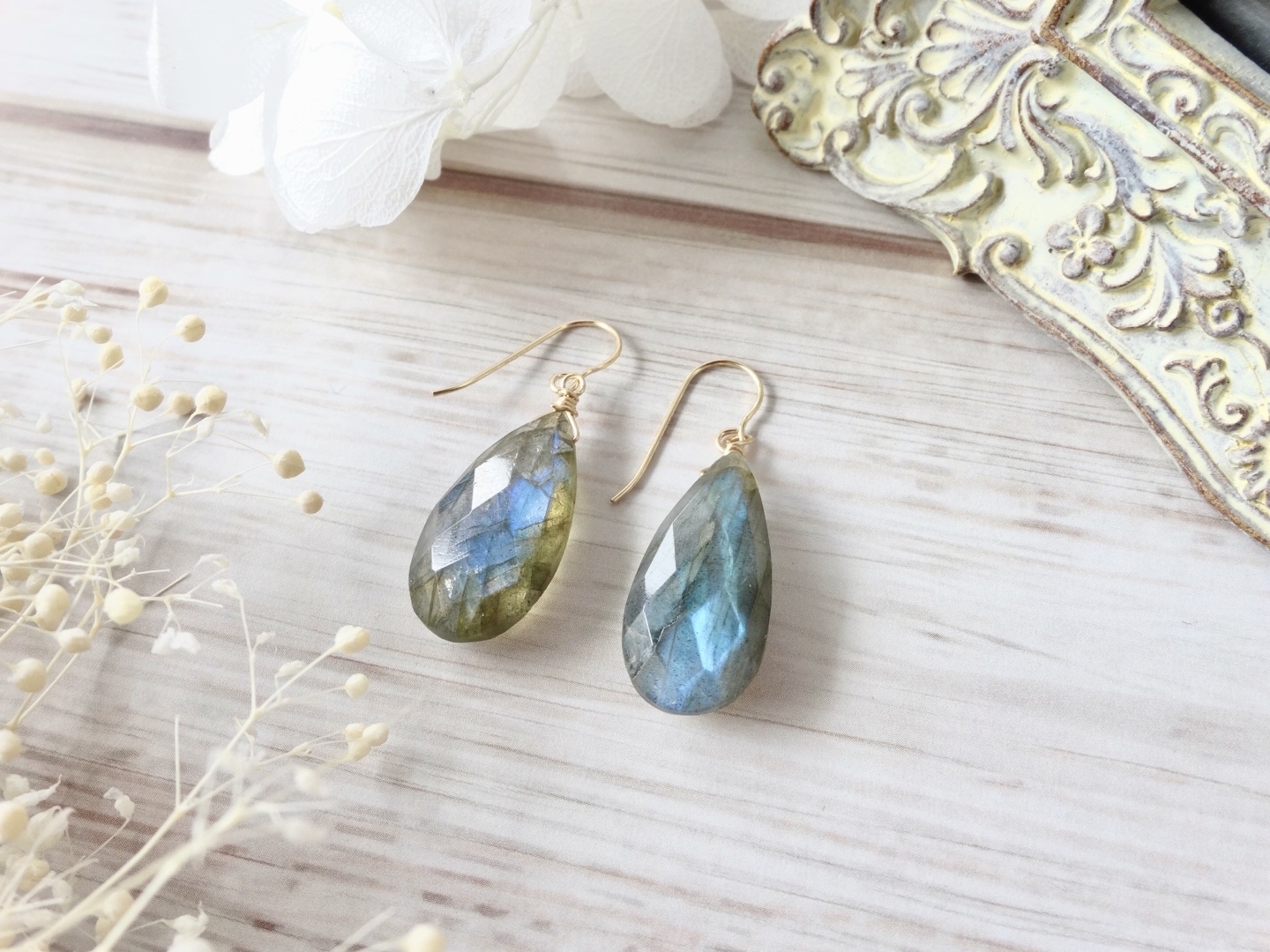 ドロップ型 ラブラドライトの14kgf ピアス ゴールド 天然石 しずく