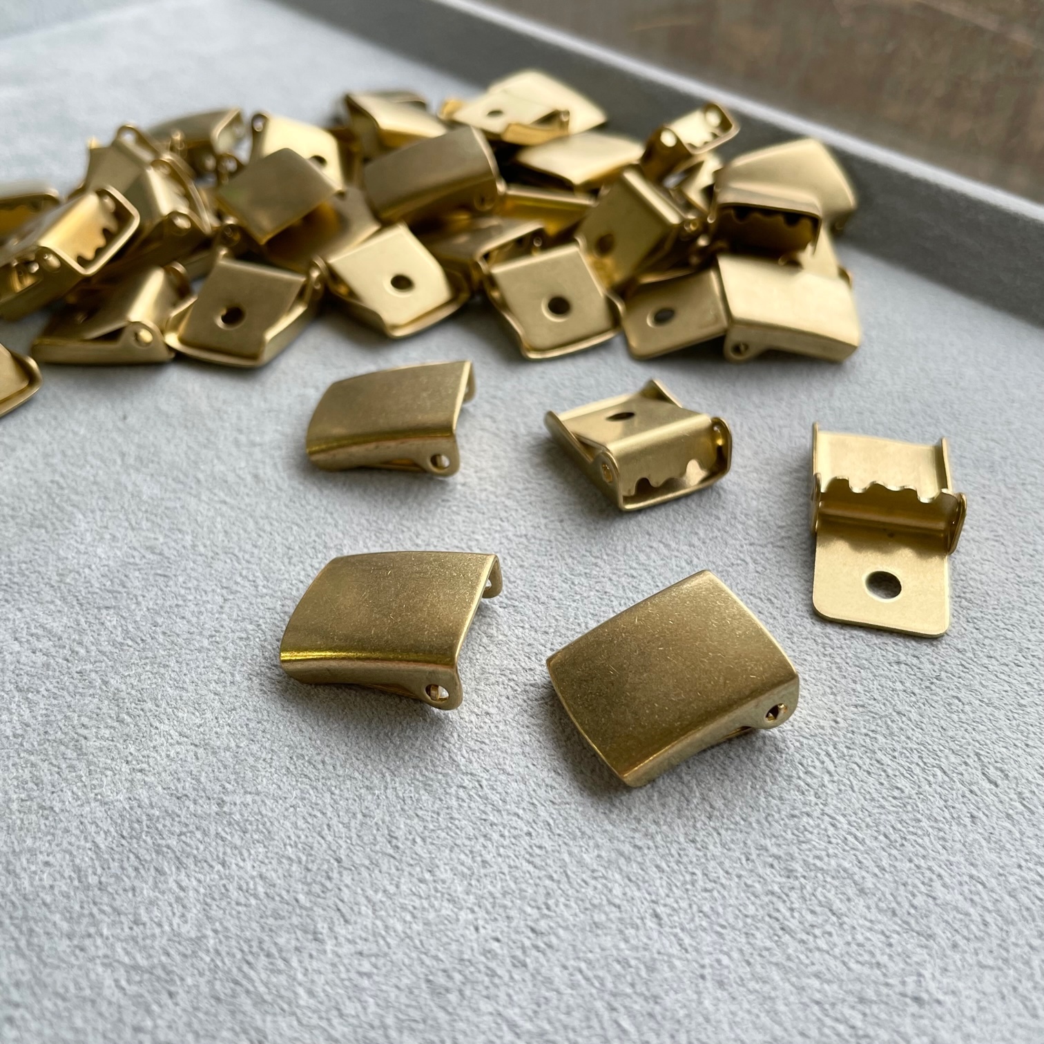 キャップ用アジャスター/帽子金具 】内径15mm 真鍮製 ※同色片足中