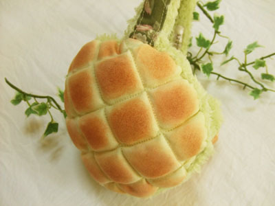 焼きたてパンのイヤーマフ／抹茶メロンパン - マリさんベーカリー