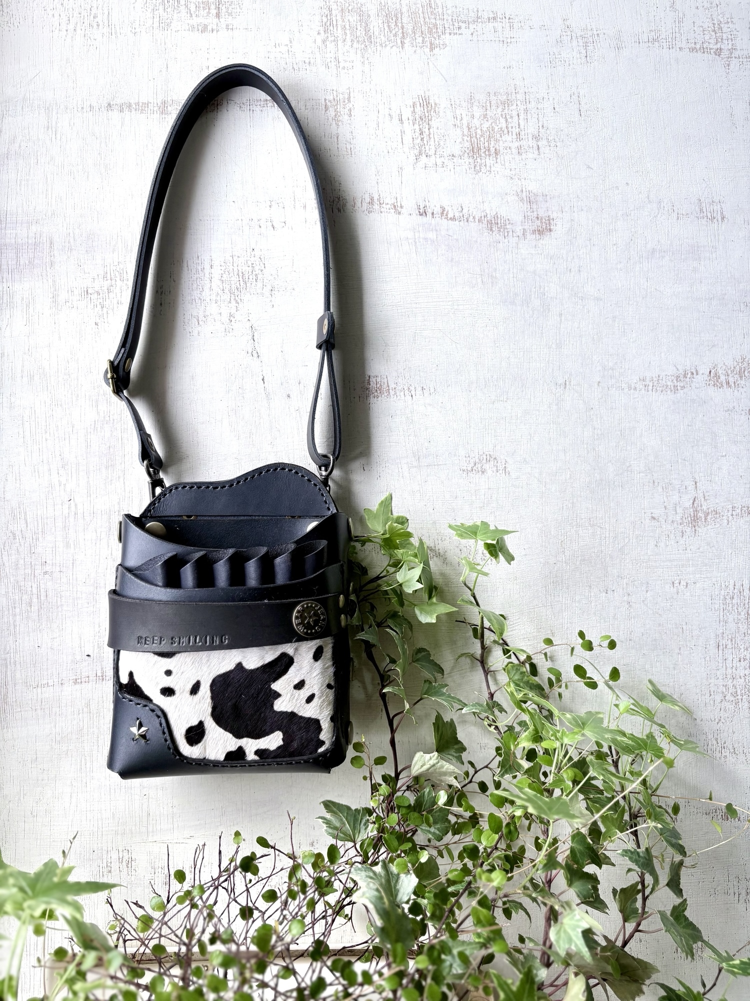 ヌメ革ナチュラルローズ型押しの大人可愛いシザーケース - coocs works