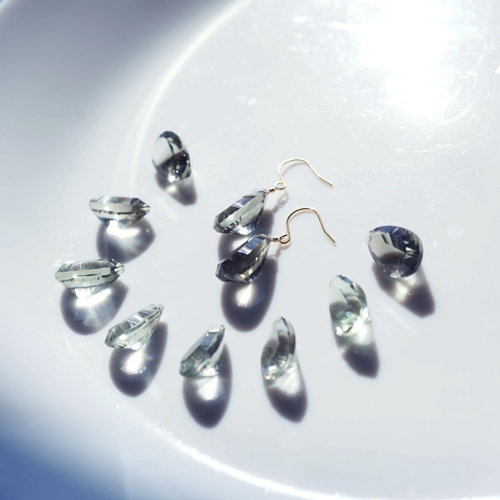 大粒極上コンケーブカットグリーンアメジストのサージカルステンレス