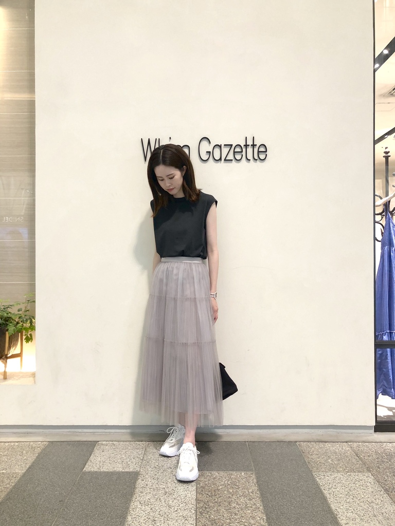 フェミニンなチュールスカートをカジュアルスタイルに。 - Whim