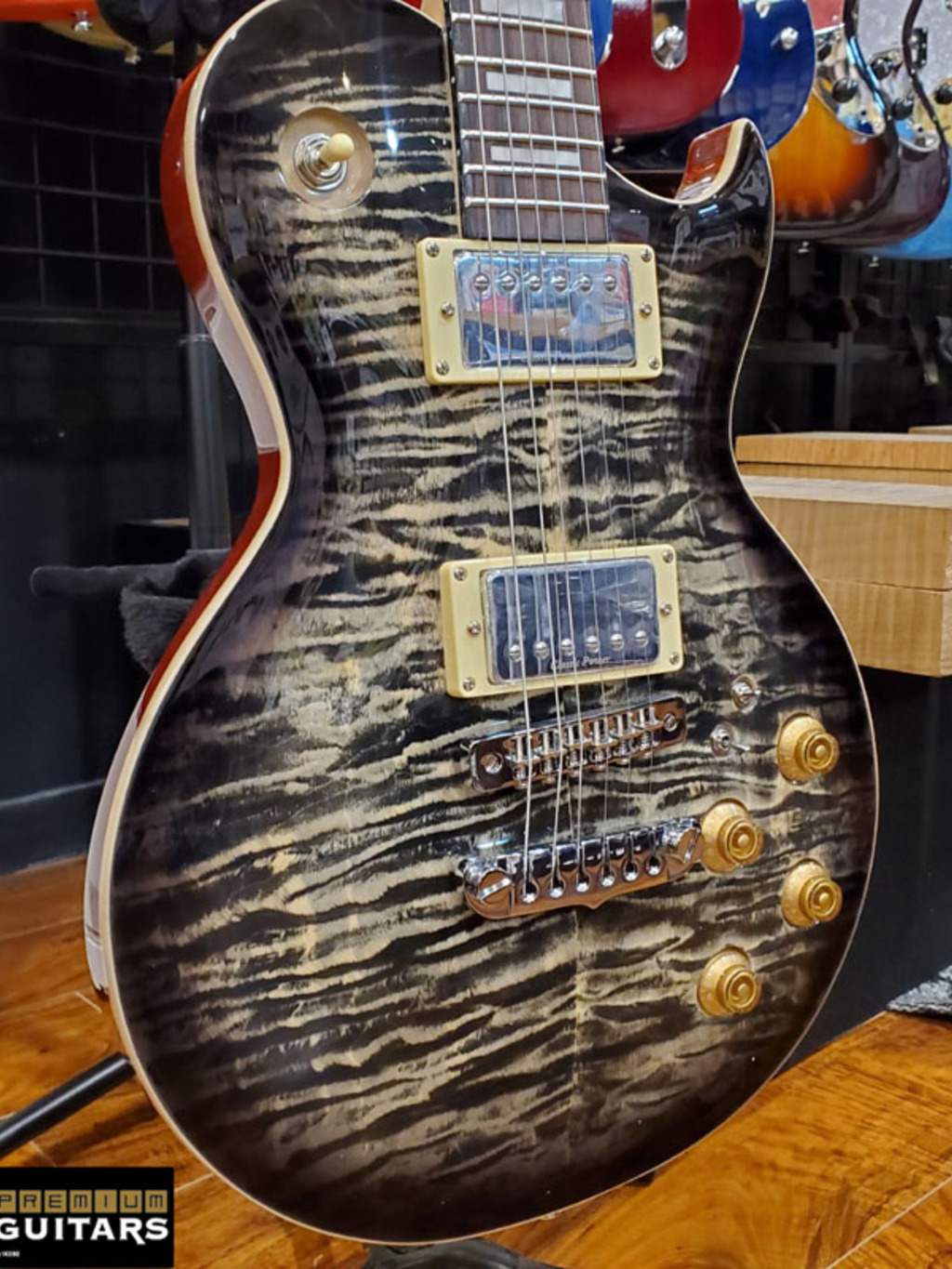 2022/09/10 イケベ楽器店 プレミアムギターズ 冨岡 紗奈 のレビュー