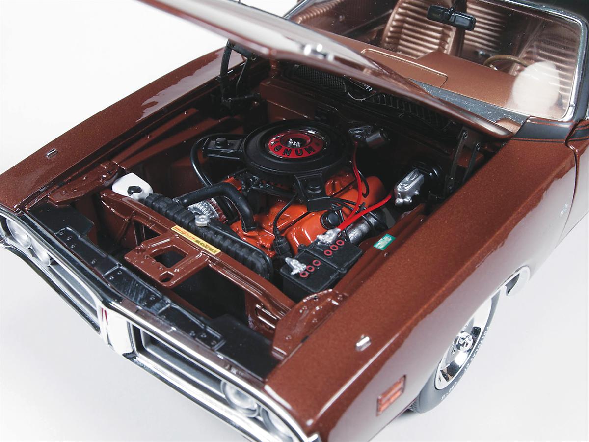 Summit Gifts AMM1003 1:18 Scale 1971 Dodge Charger Super Bee