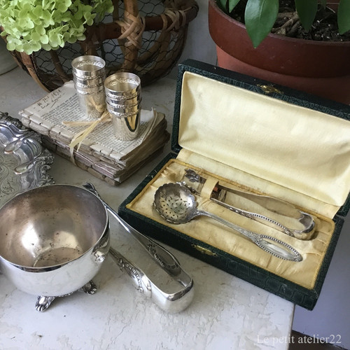 フランス アンティーク シルバープレート シュガートング リボン | Le