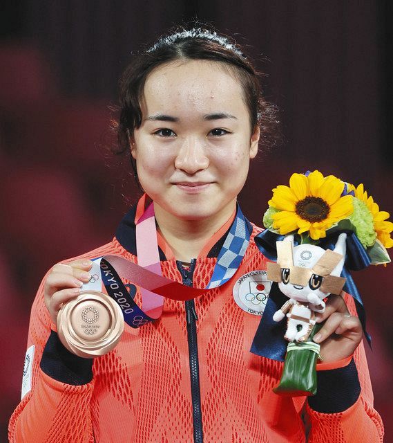 伊藤美誠 メダルの笑顔、コロナ禍の葛藤乗り越え＜卓球・女子