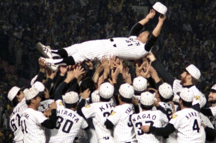 プロ野球秘話】阪神、1985年日本一の舞台裏。バックスクリーン3連発の