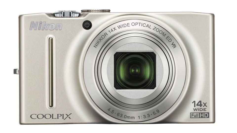 Nikon Coolpix S8200