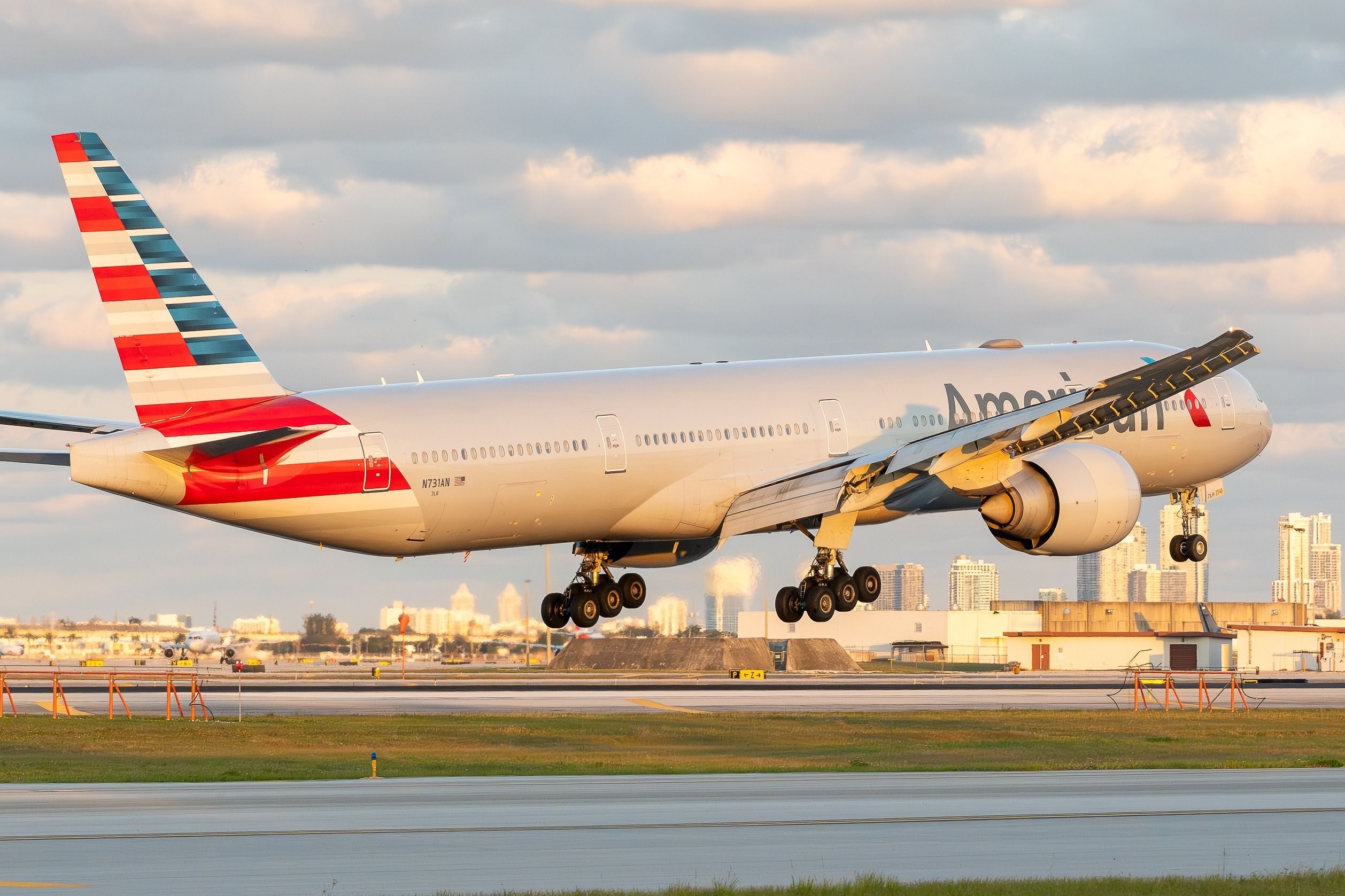 American Airlines Sends 1st Boeing 777-300ER To Hong Kong For