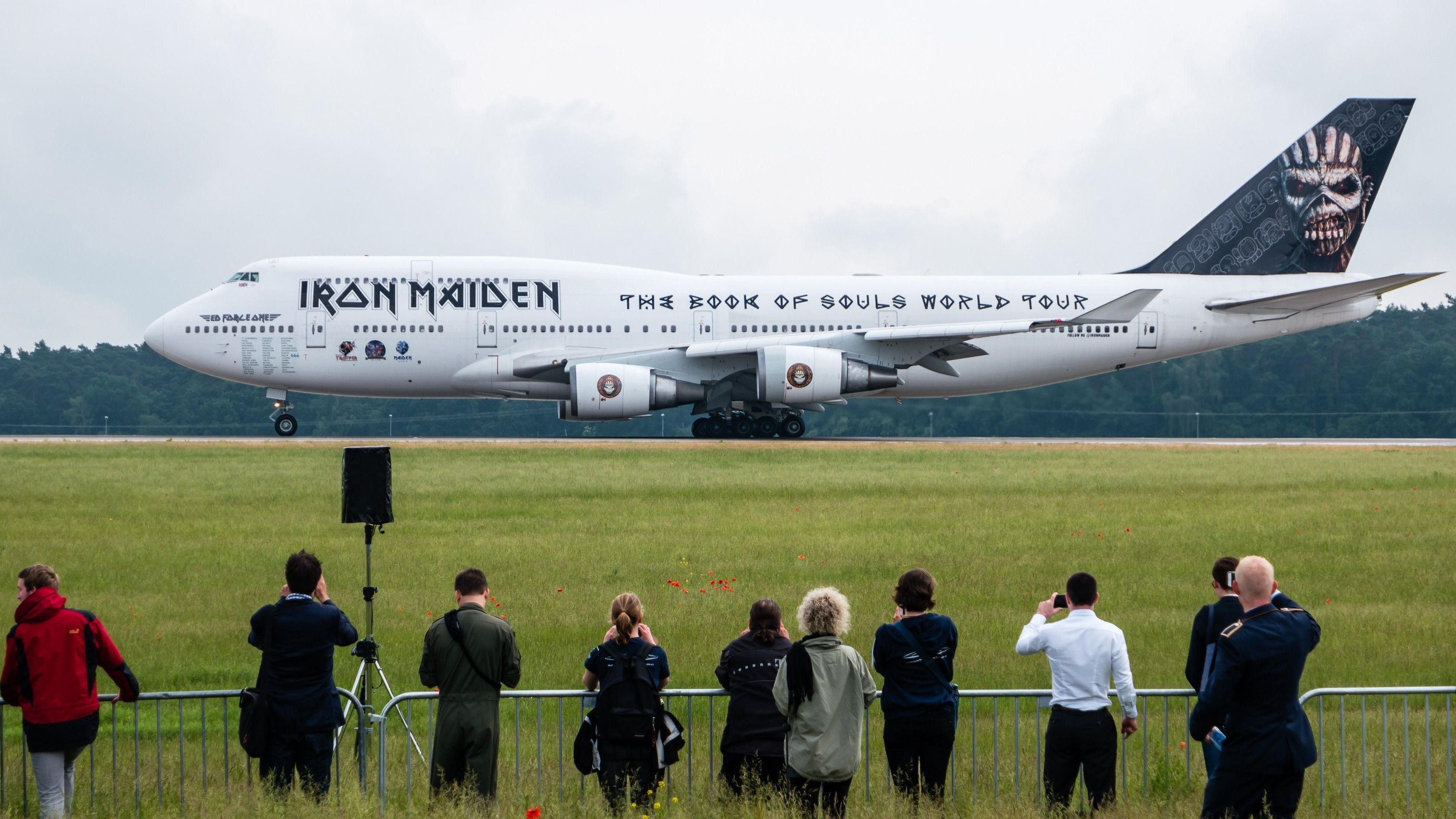 Ed Force One: Iron Maiden Boeing 747 Parts Are Now On Sale