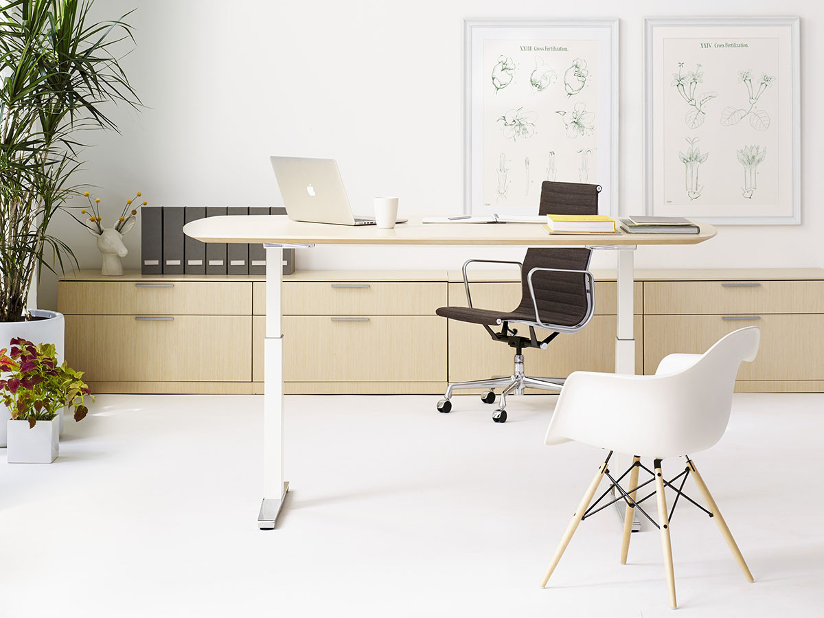 Herman Miller Eames Molded Plastic Arm Shell Chair / ハーマン