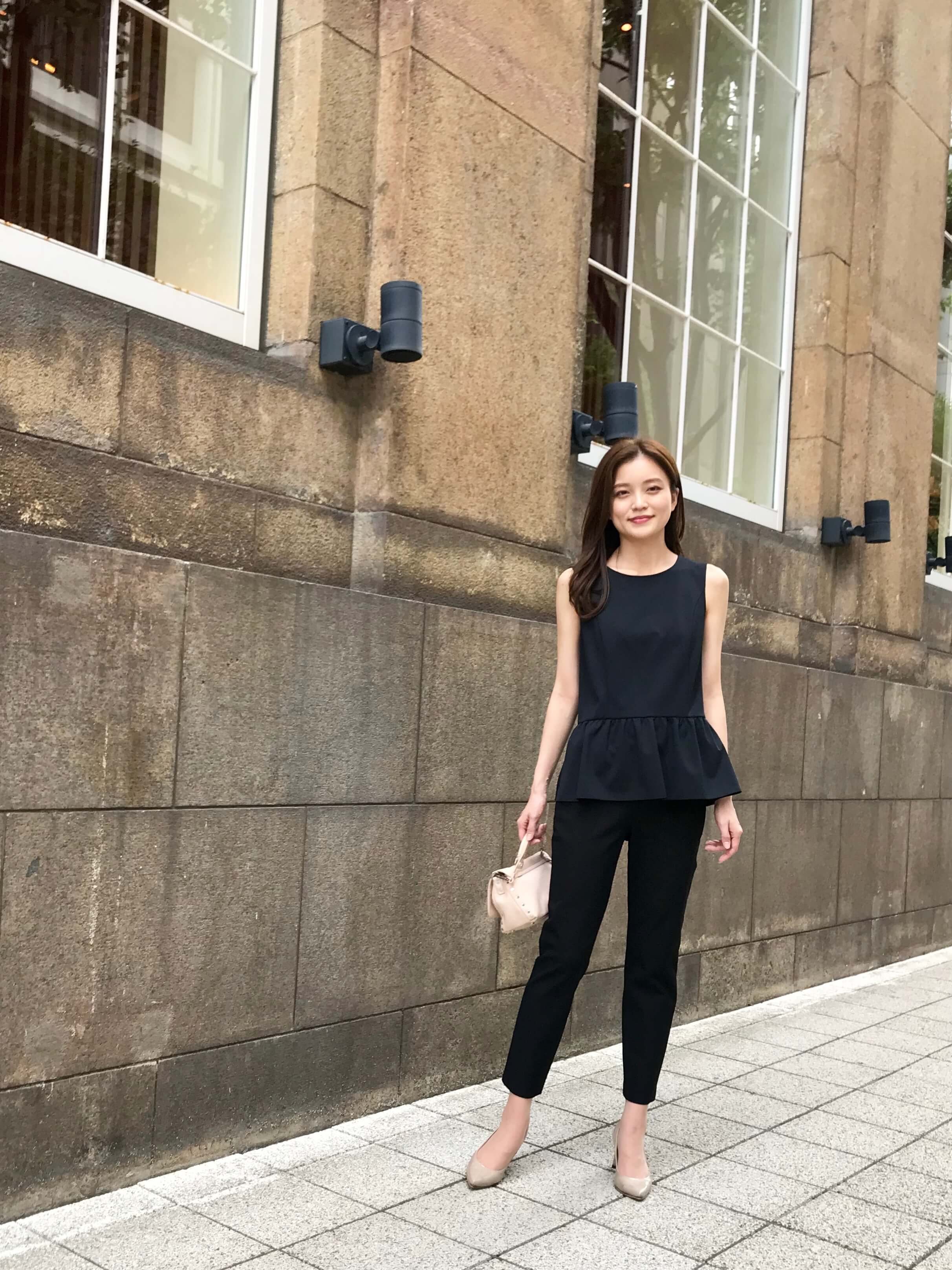 365日コーディネート / ペプラムブラウスで魅せる上品ブラックコーデ