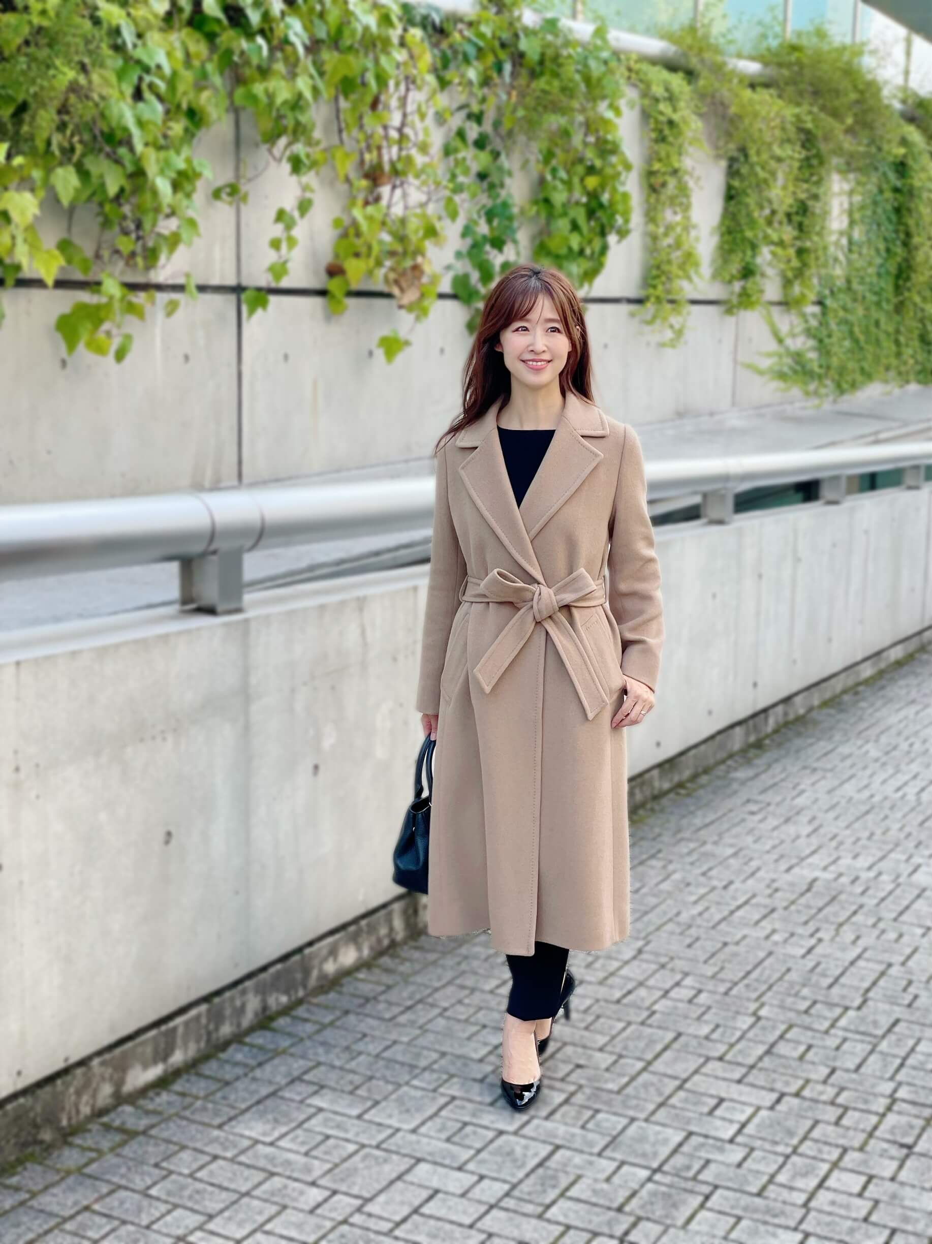 カシミヤビーバーベルテッドコート＞はe-shoppingに近日入荷予定