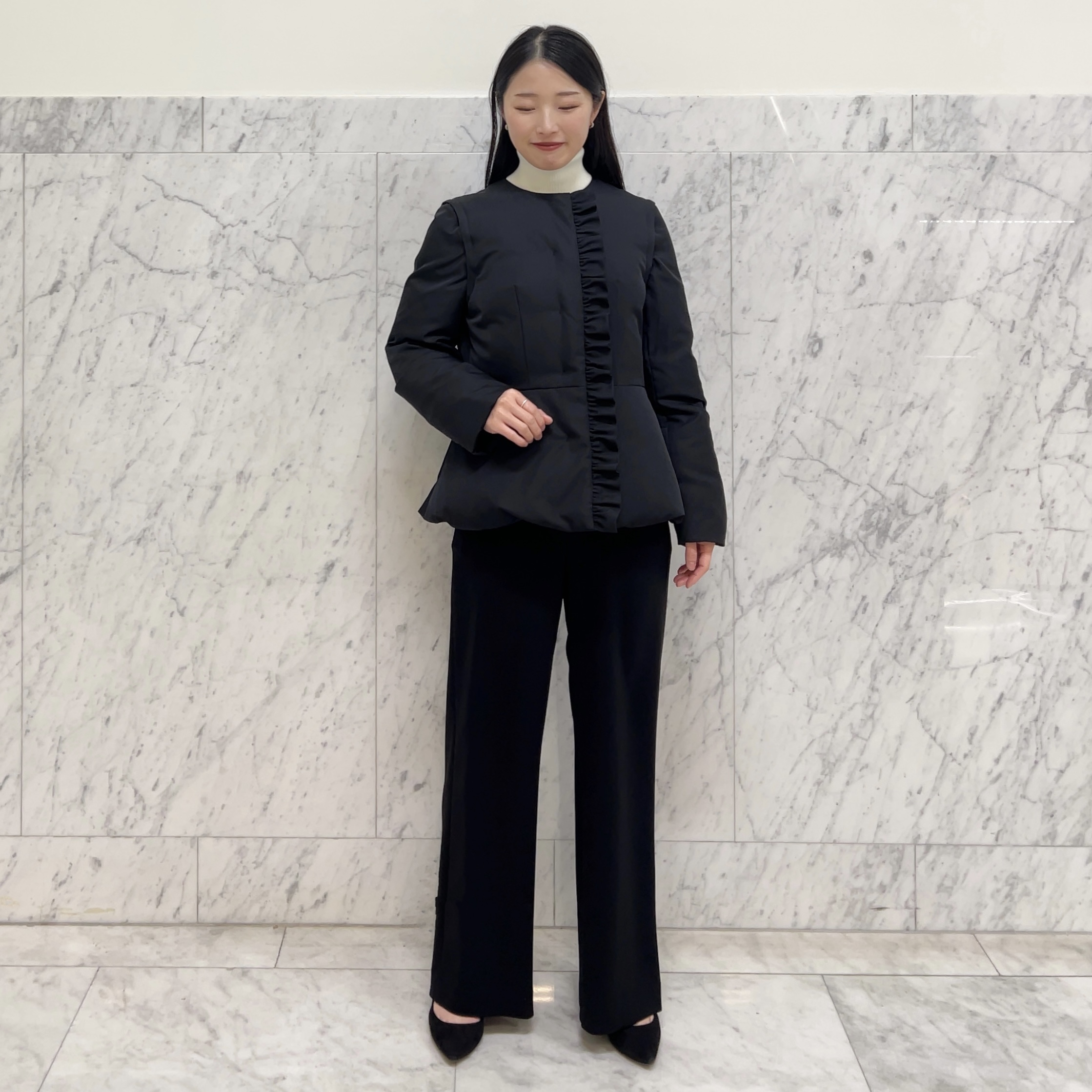 2WAYが魅力！冬本番のマストアイテムのダウンはフリルデザインで華やか