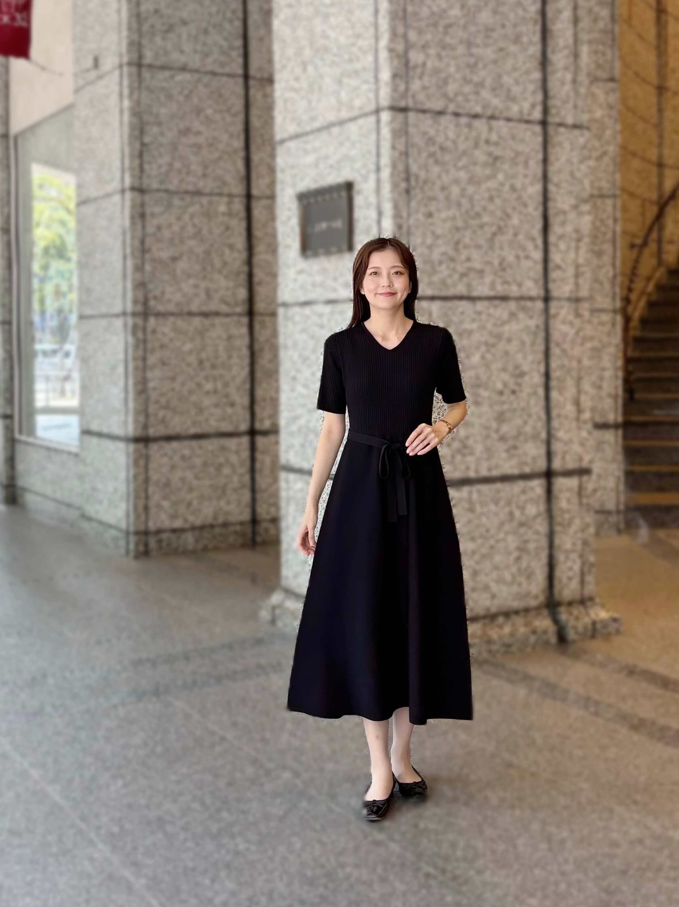 お出かけにもディナーにも。大人の上品ブラックワンピース | m-i-d | M