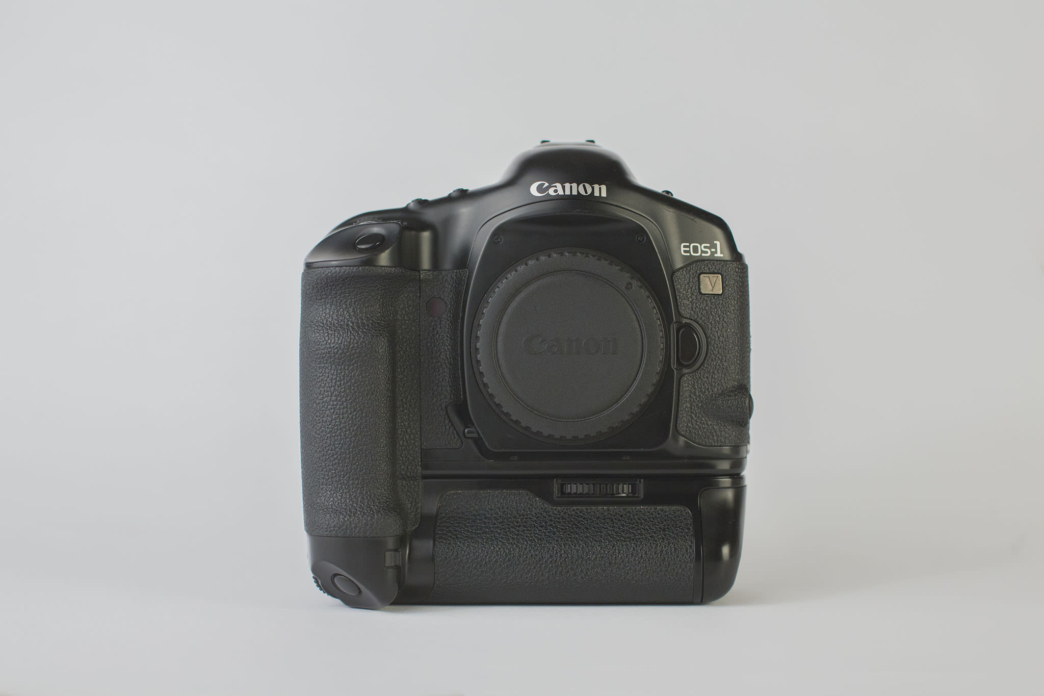 Review: Canon EOS 1V HS | Stephan Bednaic