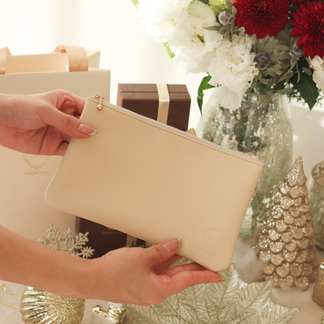 Flat Écru Pouch