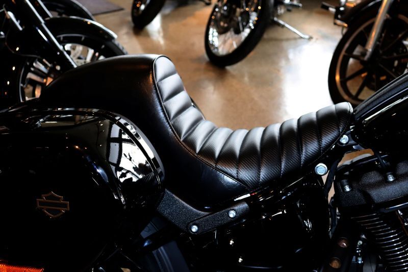 18~'24 M8用 ガンファイターシート ※※在庫なしの場合発送まで2か月ほど