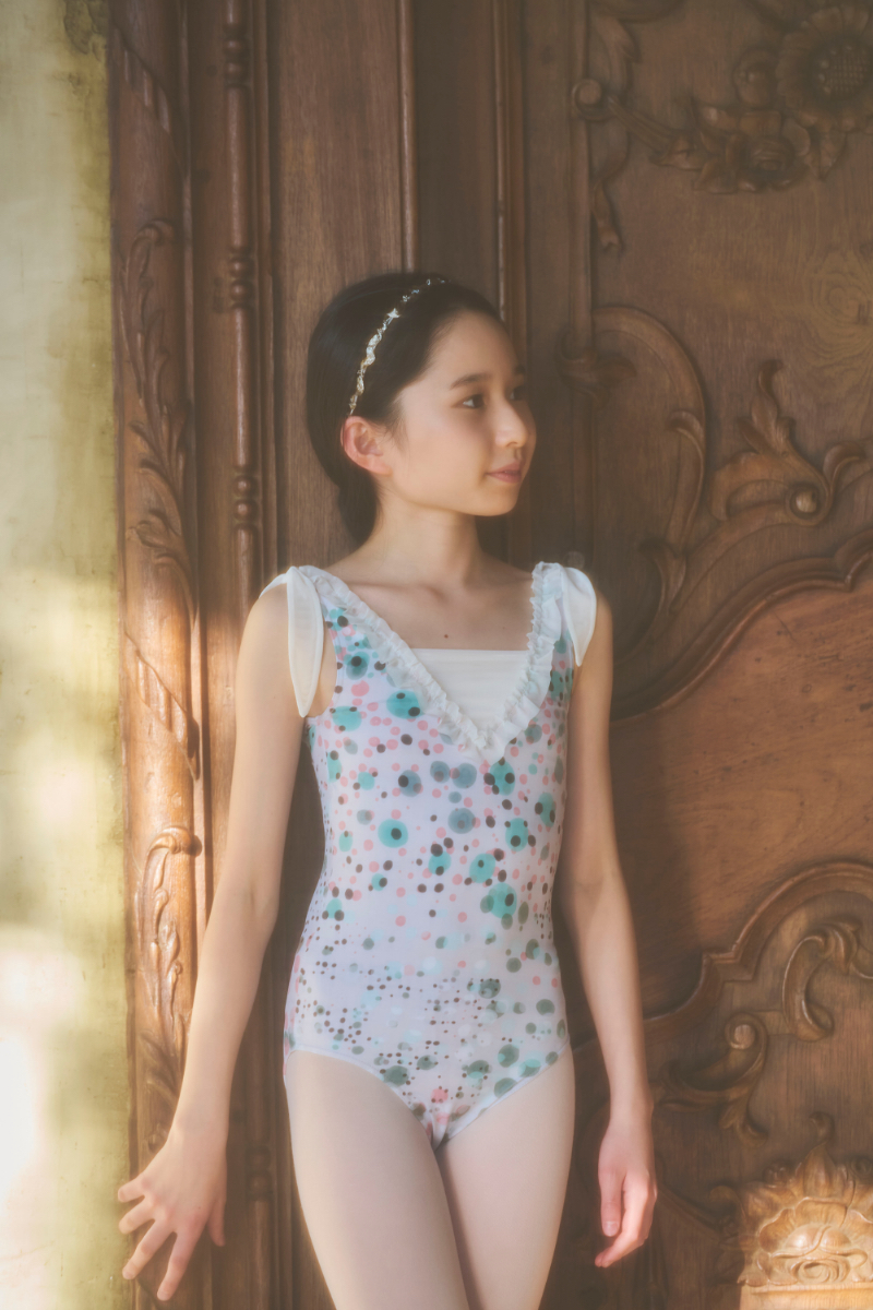 stina / type J juliet / bubble green / girl