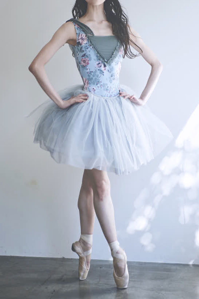 stina / type H half sleeve / luminous white