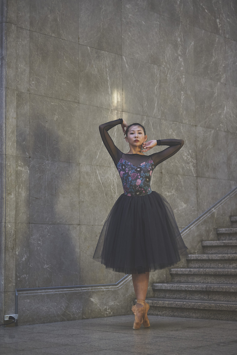 stina / type W grateful / fantasy dark navy