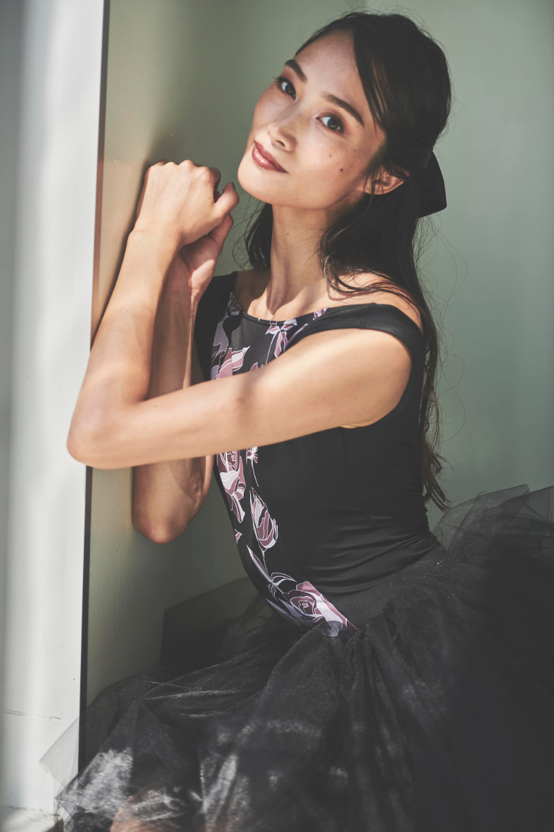 stina / type S french / black rose