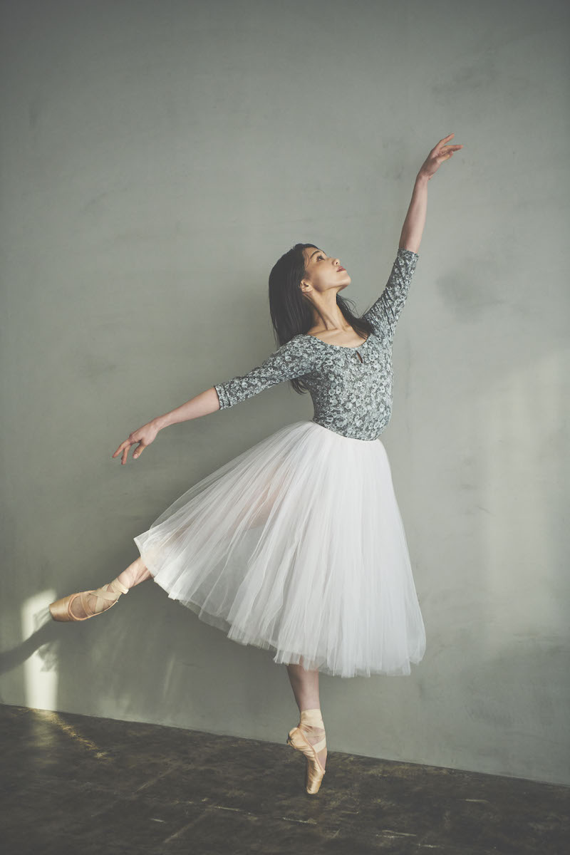 stina / type U ballerina / petit fours matcha