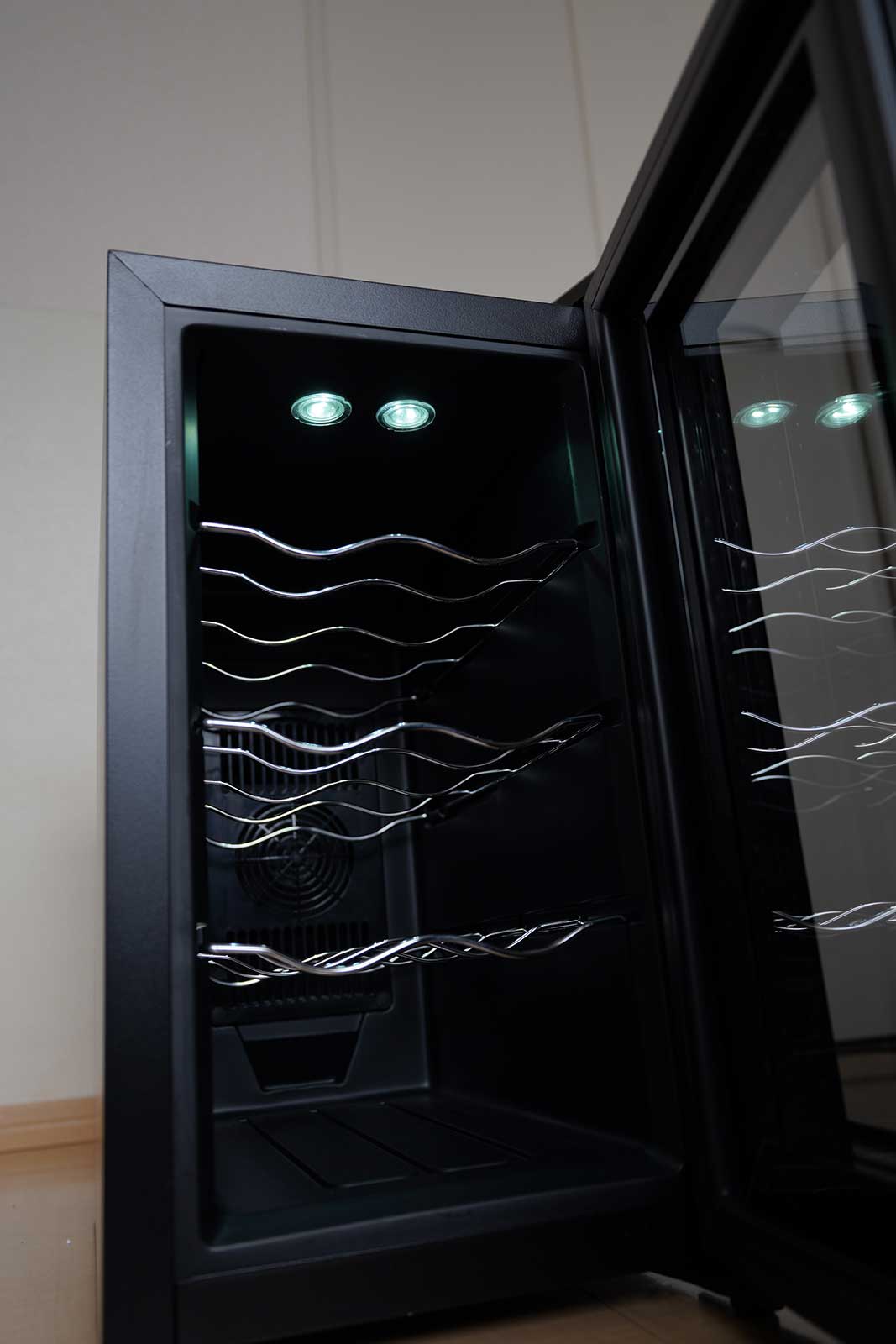 自腹レビュー】アイリスオーヤマ〜ワインセラーPWC-251P-B