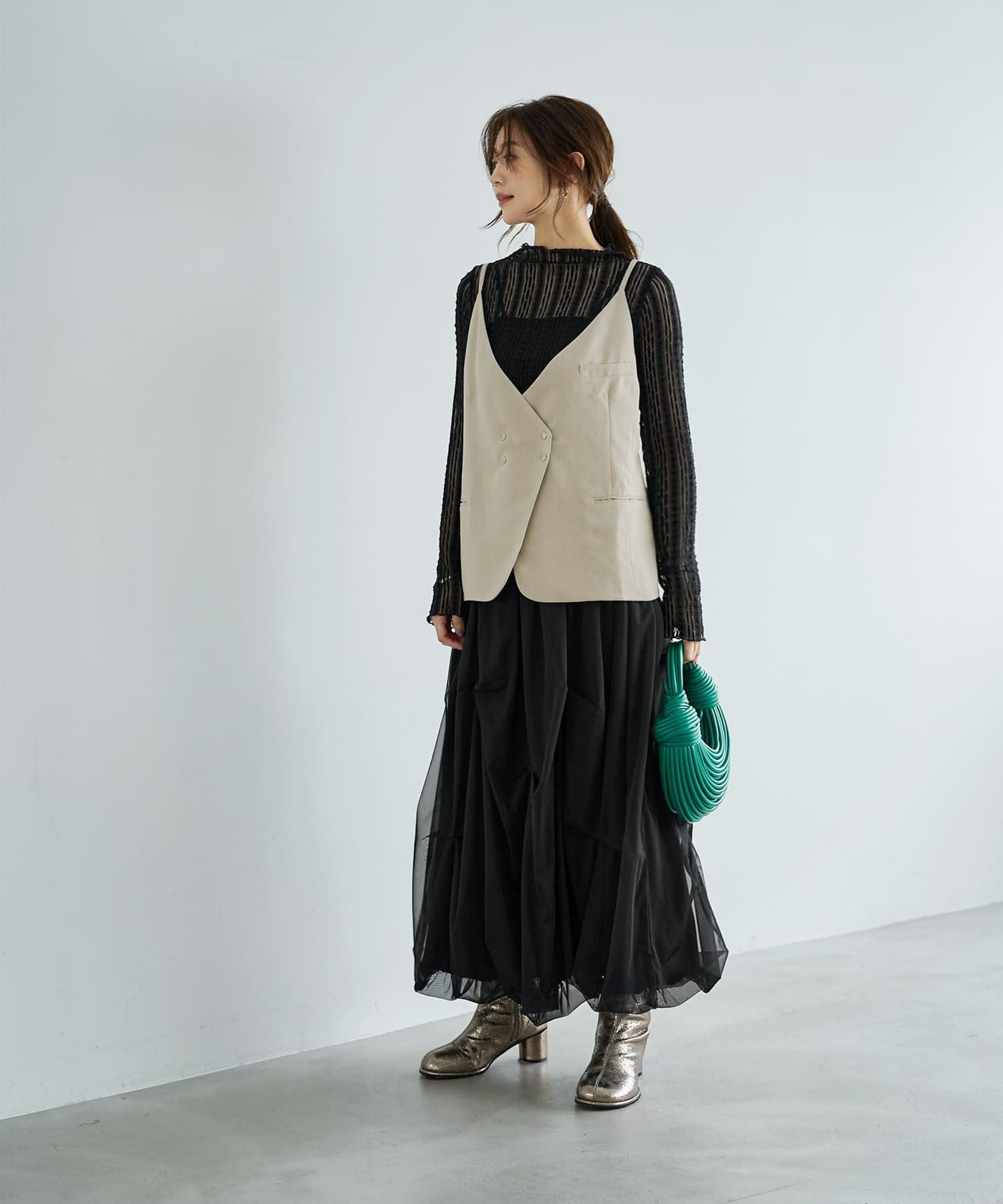 下に着るメロウレーシィートップス | おしゃれな大人レディース