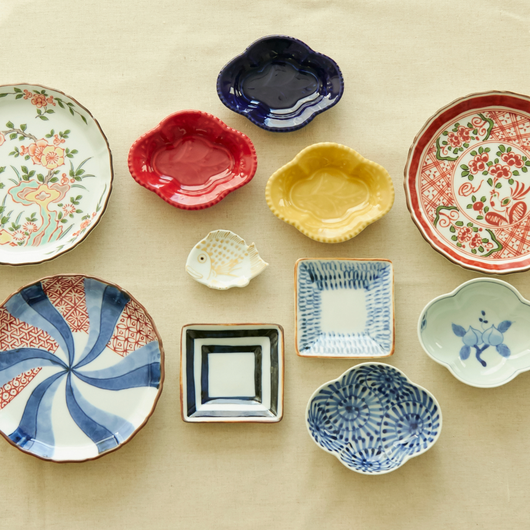 与山窯 桔梗渕4.5寸皿 南京赤絵 -ハレの日の席を彩り豊かに演出する