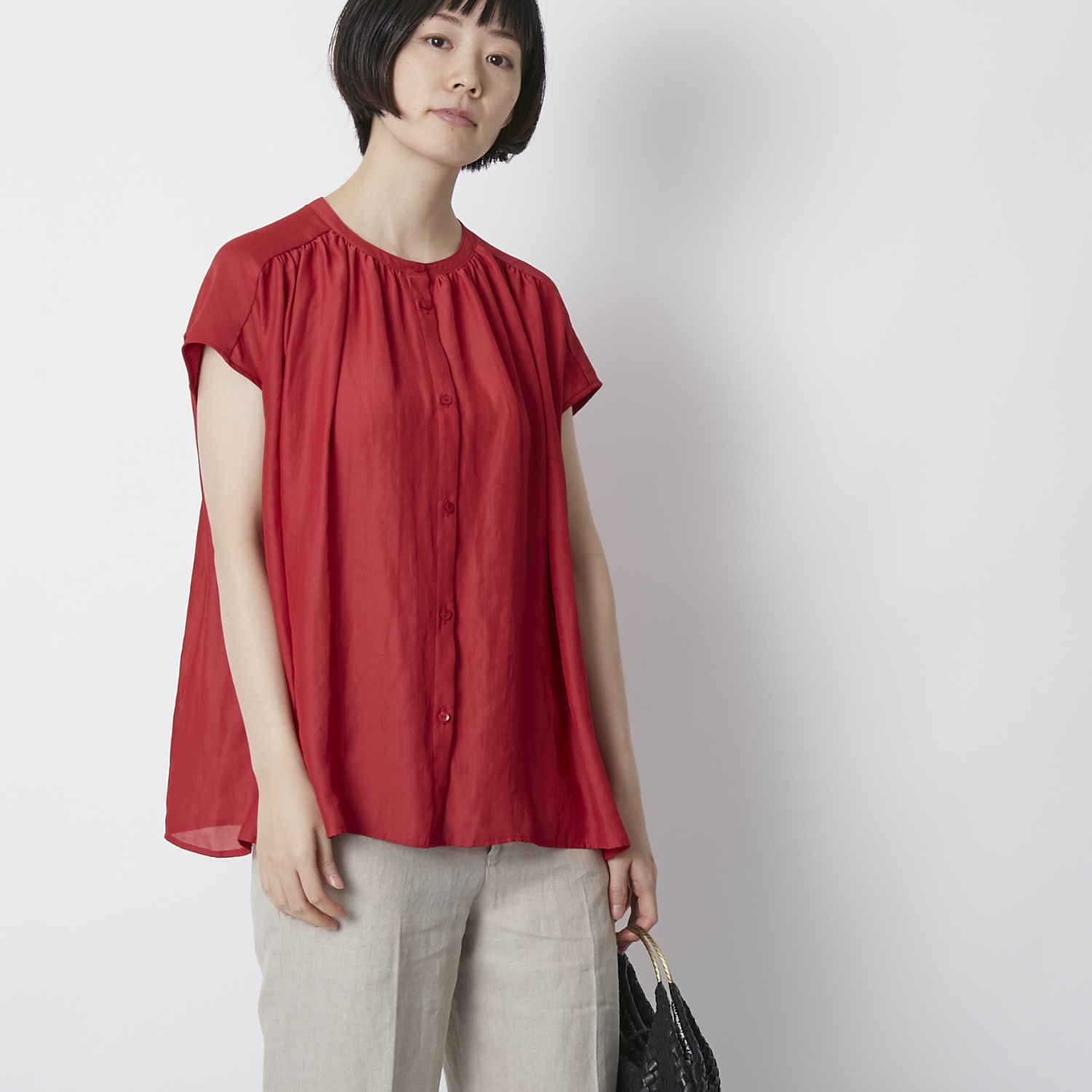 Kilka/着やせして見えるギャザーフレンチスリーブブラウス -【当店限定