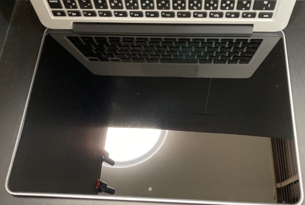 MacBook Proの液晶コーティングを剥がす方法 | sunny man