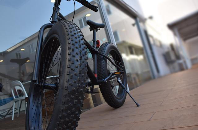 空気圧を変えると走りが変わる！？極太タイヤ・ファットバイク「DAKAR