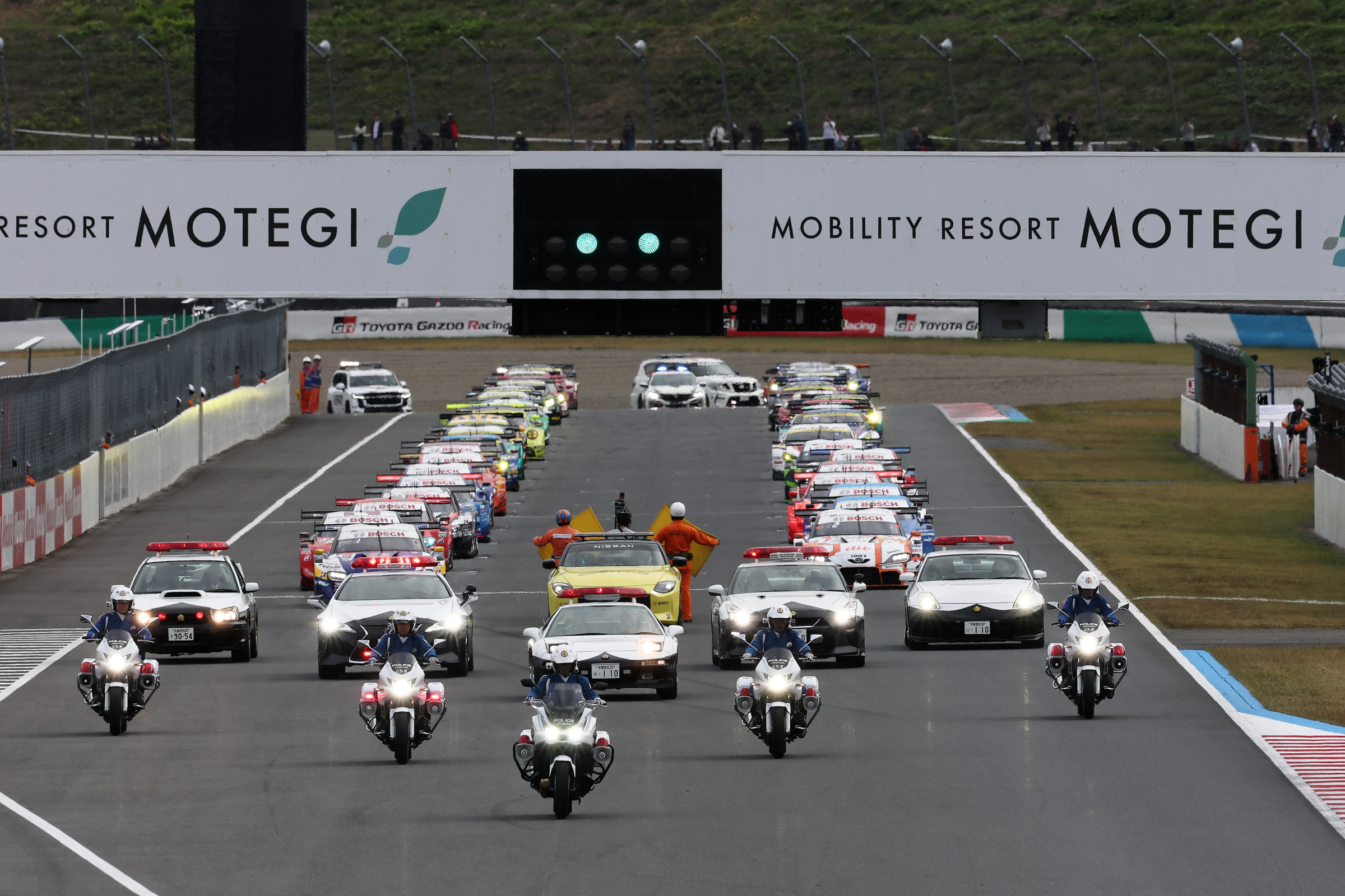 第8戦 もてぎ】最終戦の決戦を前に、栃木県警察による白バイ